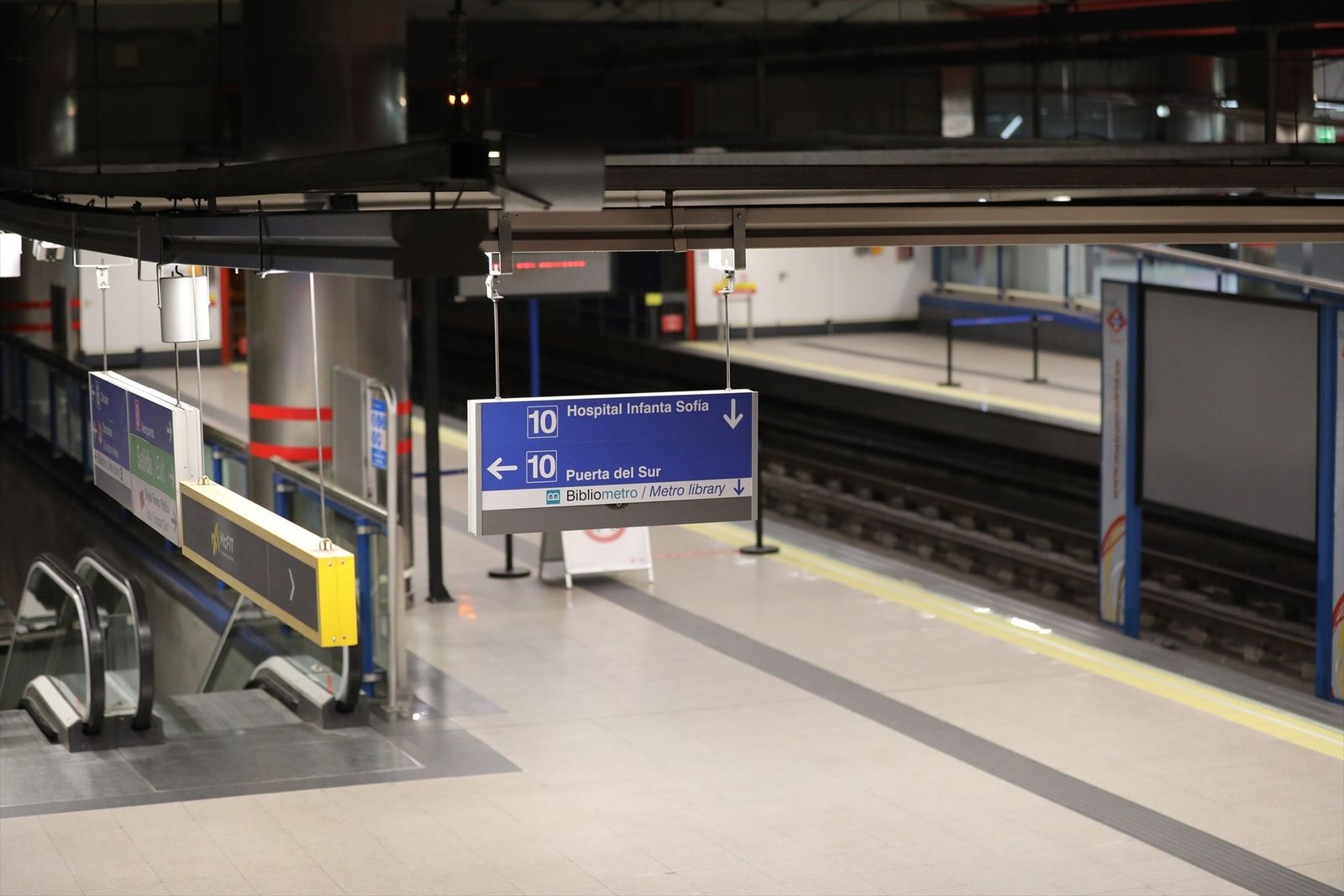 Cartel de la estación de Metro de Nuevos Ministerios