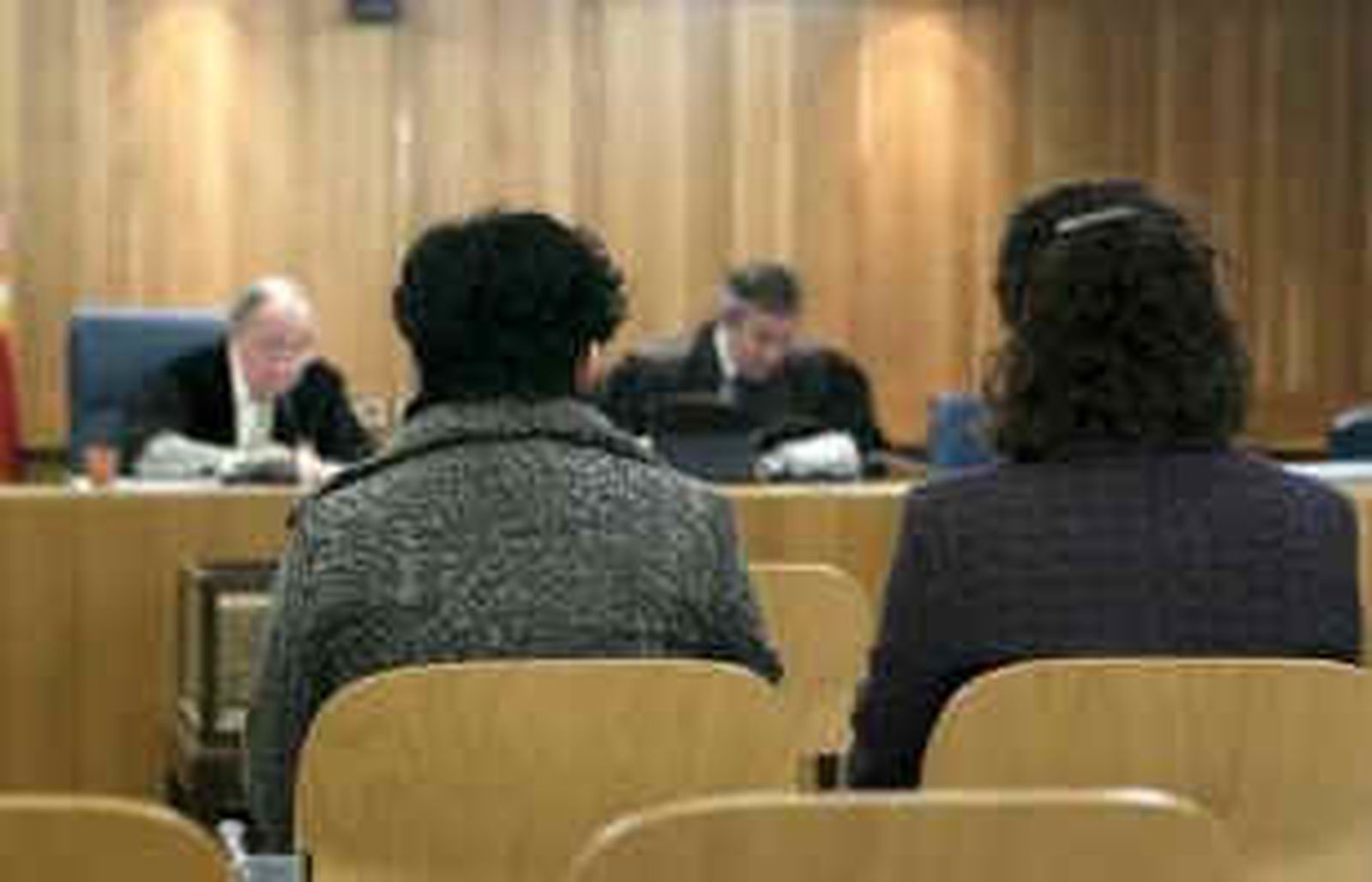 Las dos condenadas por pagar a ETA recurren al Supremo alegando que la Audiencia vulneró su "libertad ideológica"