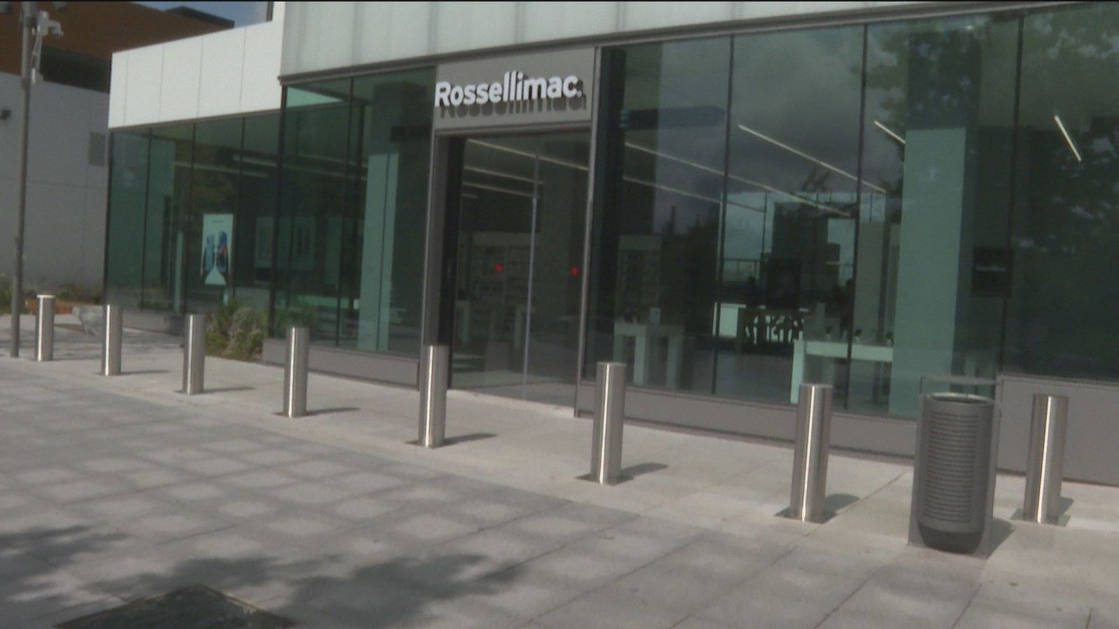 Se investigan los robos por alunizaje a la tienda de Apple en el centro comercial Caleido
