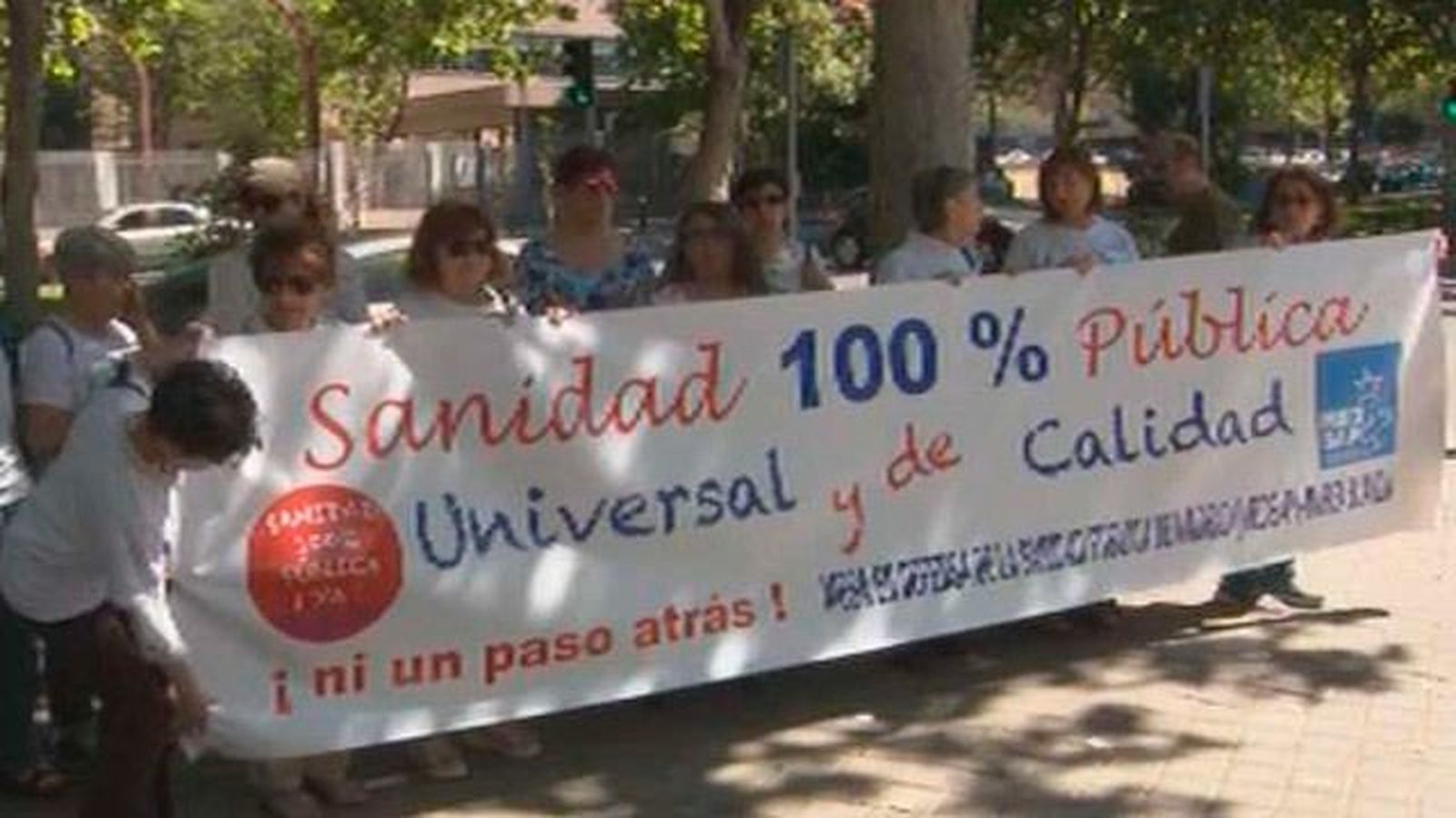 La Marea Blanca entrega 38 propuestas para "rescatar" la sanidad pública