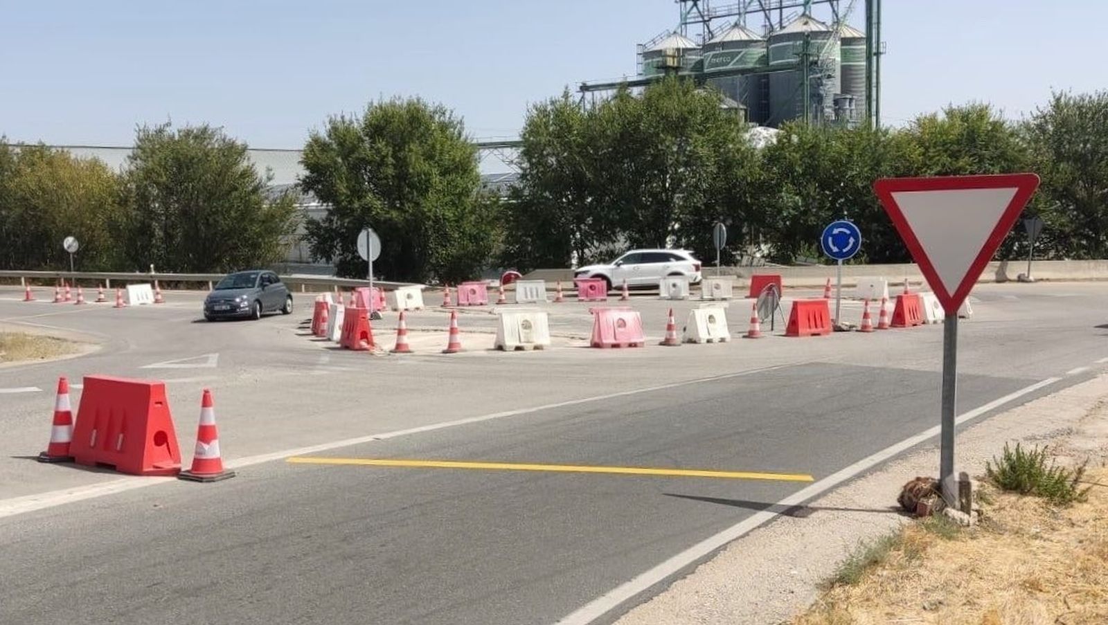 Glorieta provisional en la M-305 entre Seseña y Aranjuez
