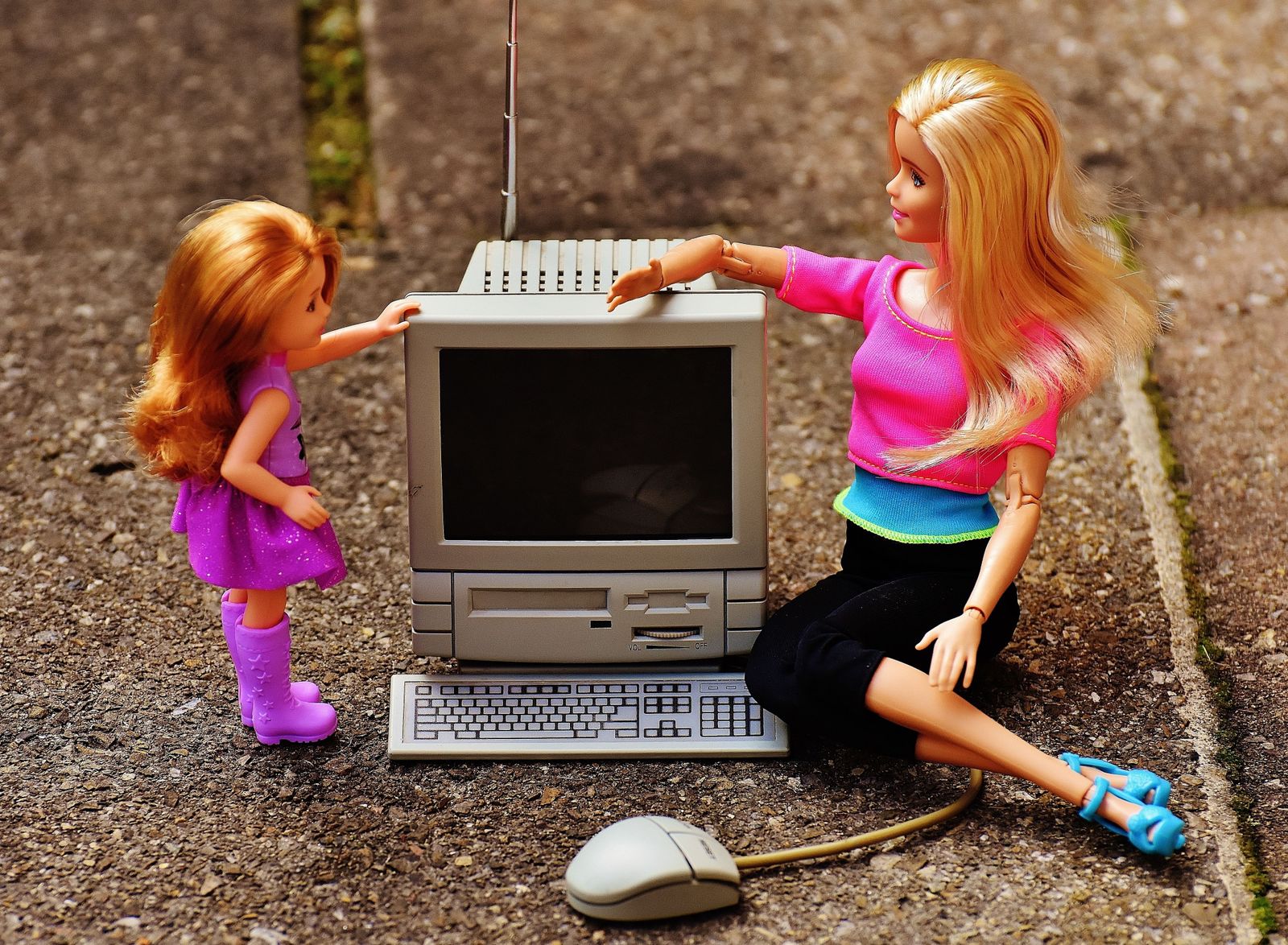 No subas fotos de tus hijos a internet, pueden usarlas en estafas, robos de identidad y pornografía infantil
