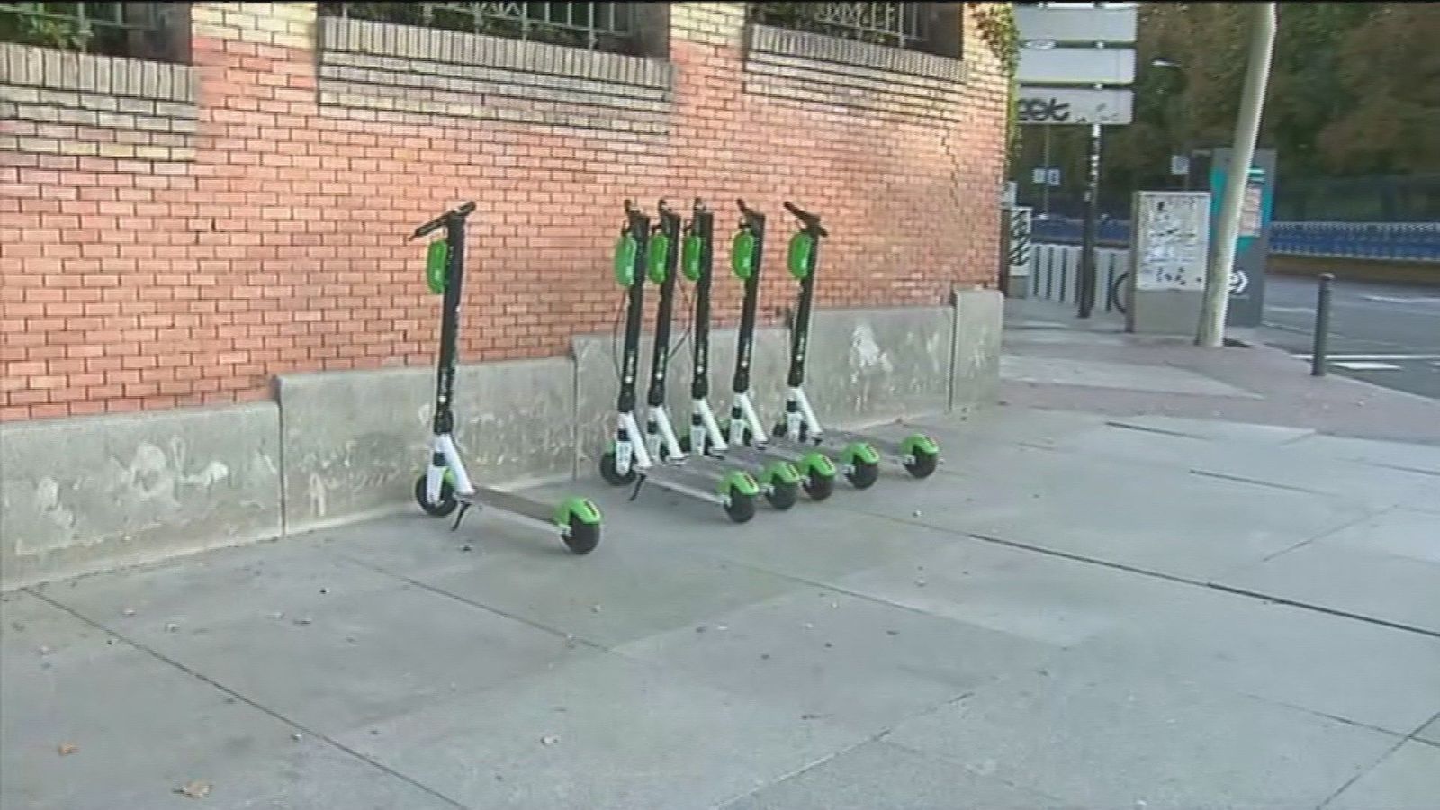 ¿Dónde debemos aparcar el patinete eléctrico en Madrid?