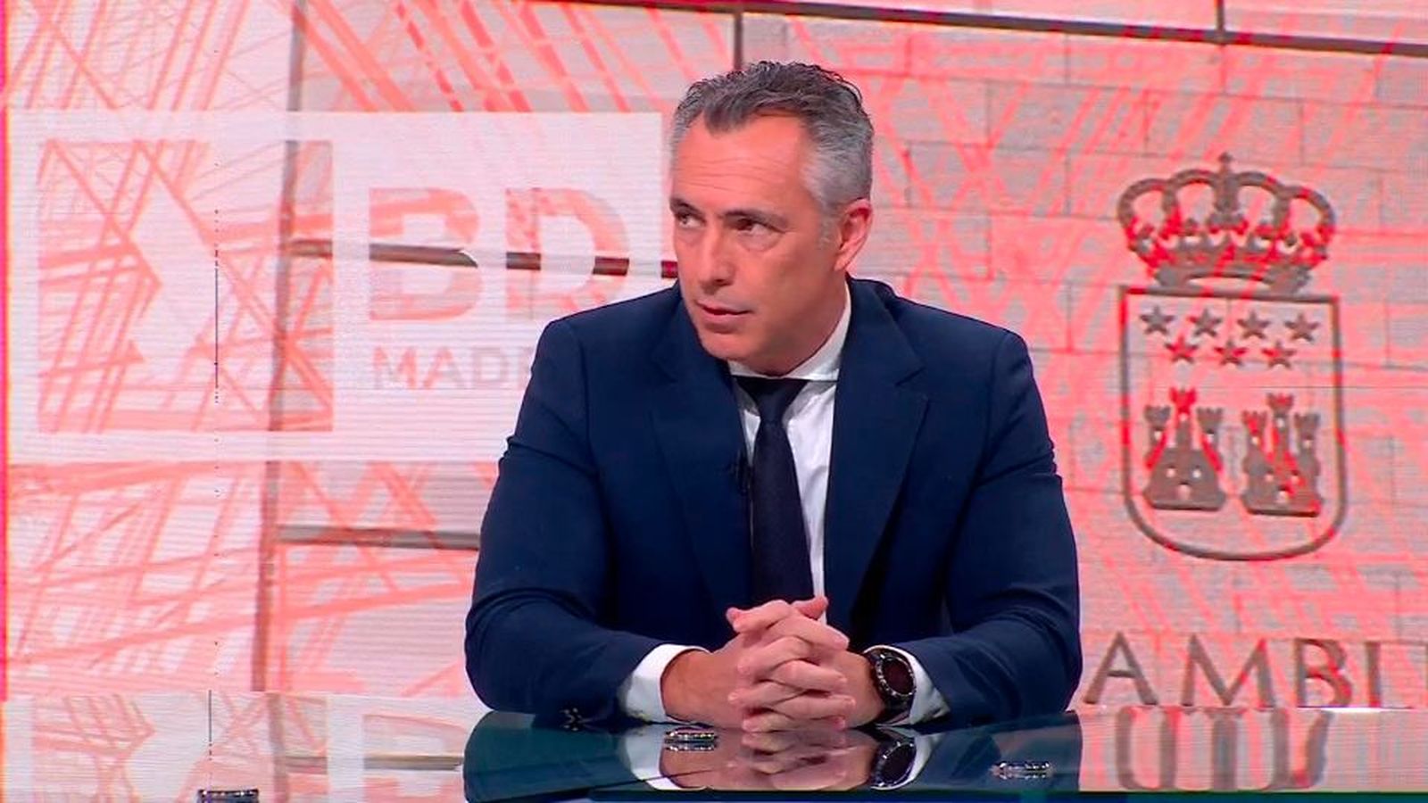 Madrid alerta del déficit energético y mantiene la vigilancia sanitaria por la gripe aviar