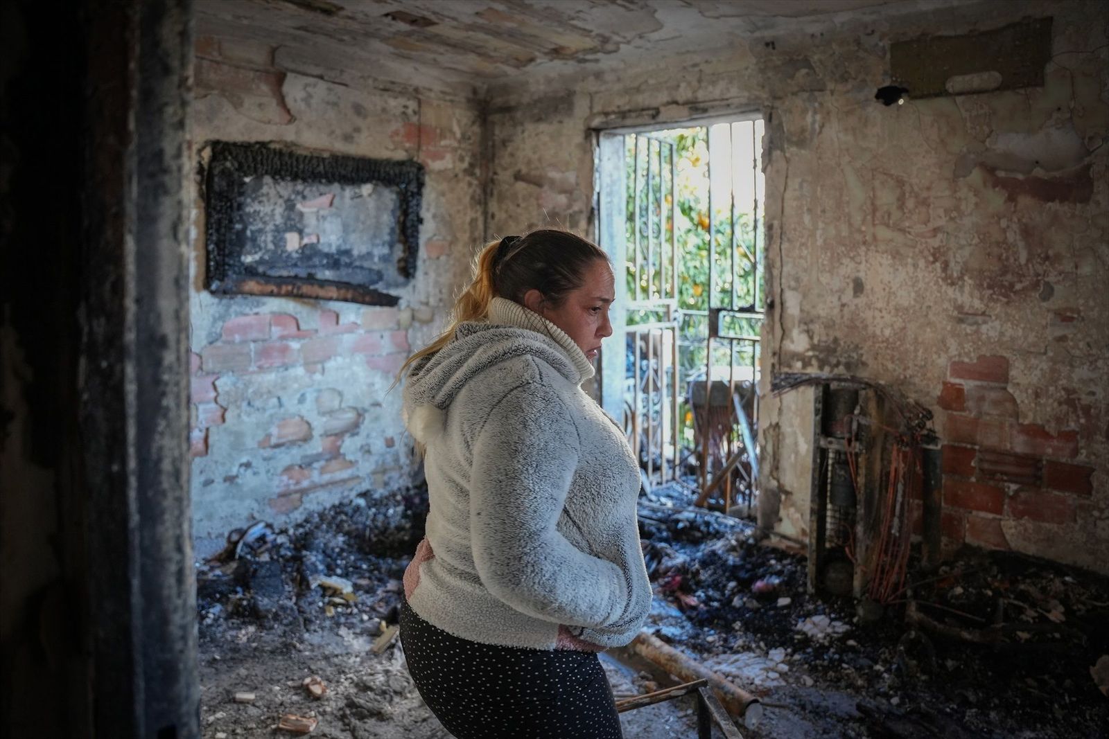 La inquilina del piso incendiado en Sevilla: "No hemos podido salvar nada"