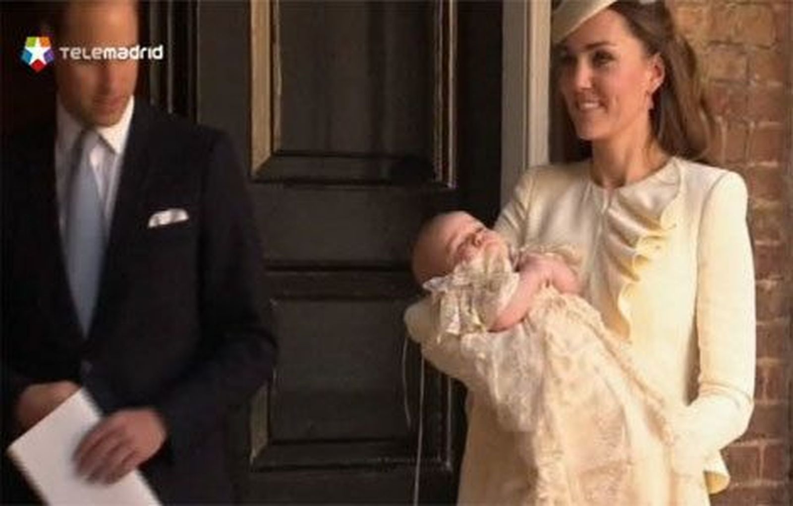 Un bautizo íntimo en Palacio para el príncipe Jorge