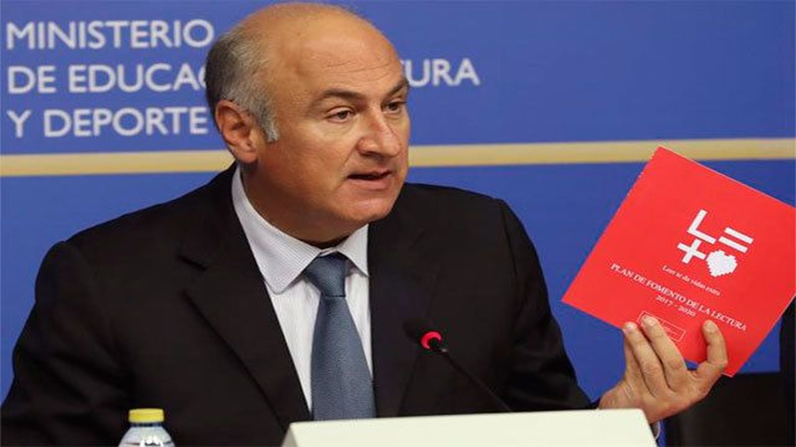 El Gobierno quiere implantar una  hora diaria de lectura en los colegios