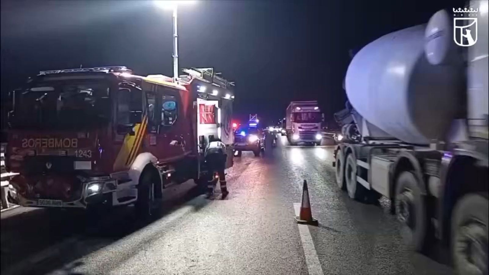 Herido el conductor de un camión tras colisionar con un trailer en la M-50