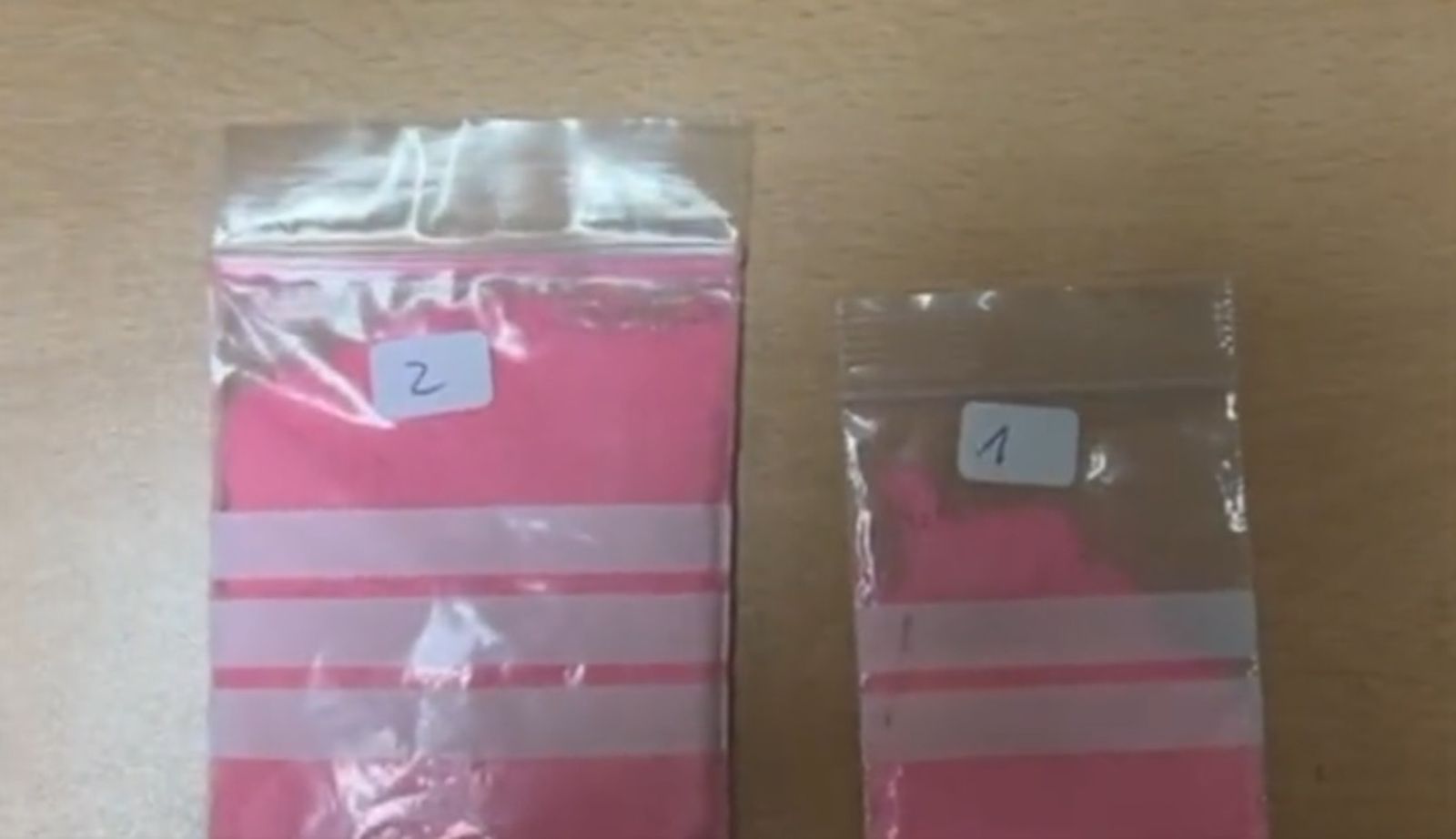 Detenido en Madrid un joven que transportaba bolsas de cocaína rosa