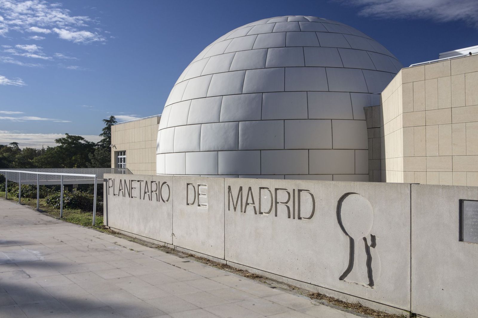 Exterior de la cúpula del Planetario de Madrid