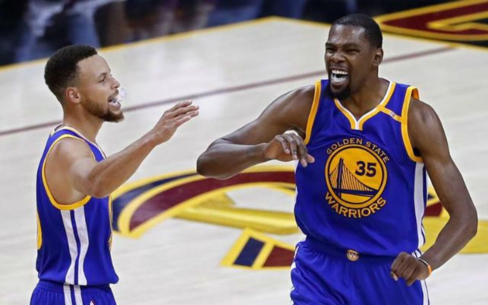 113-118. Durant y Curry acercan a Warriors a la perfección y al anillo