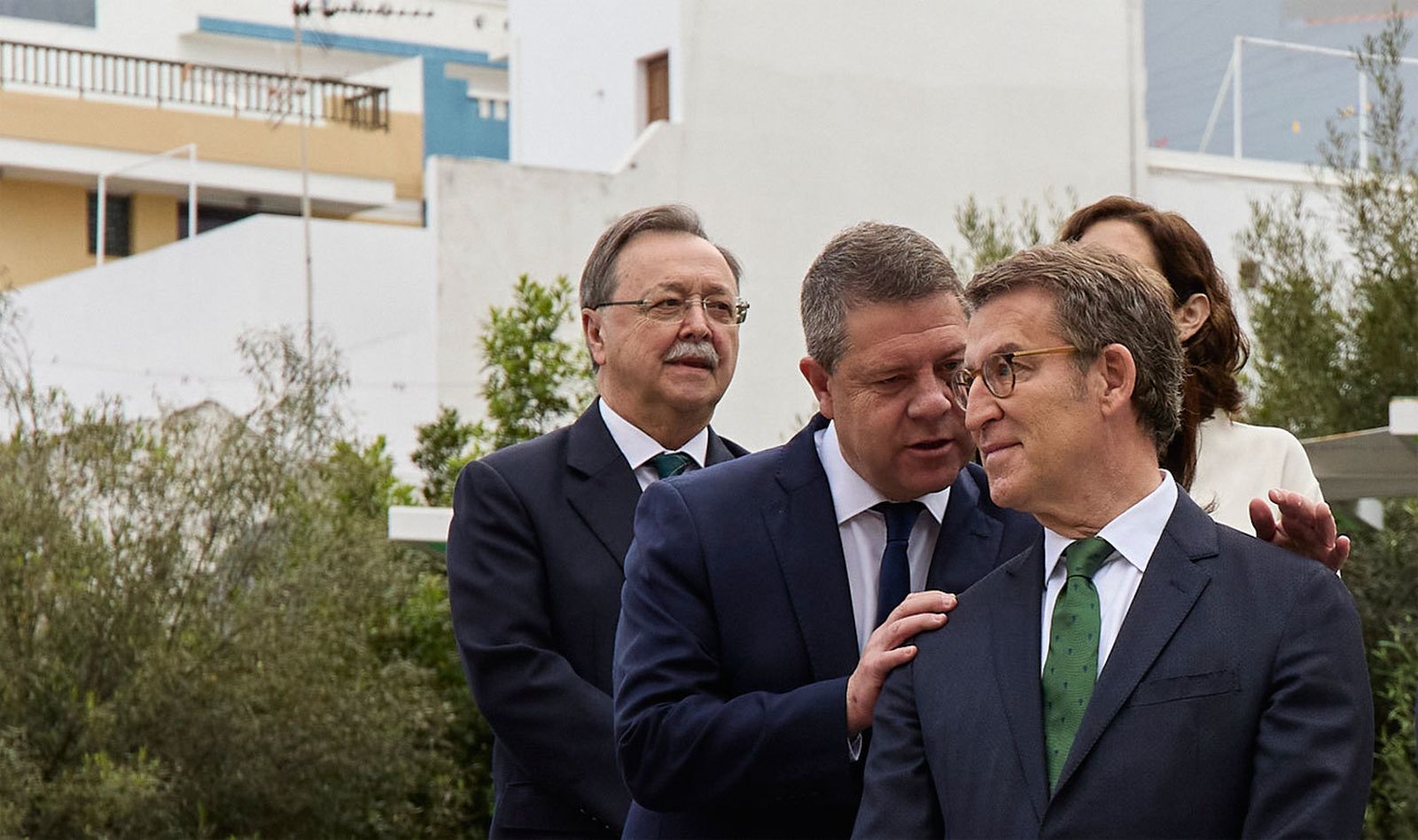 Page habla con Feijóo en la cumbre de Presidentes de La Palma