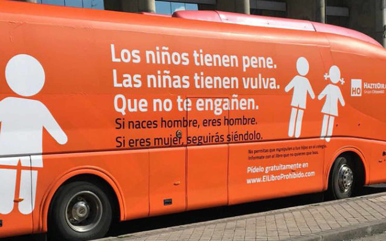 El ayuntamiento de Madrid avisa a Hazte Oír de que actuará con la misma firmeza si saca otro autobús