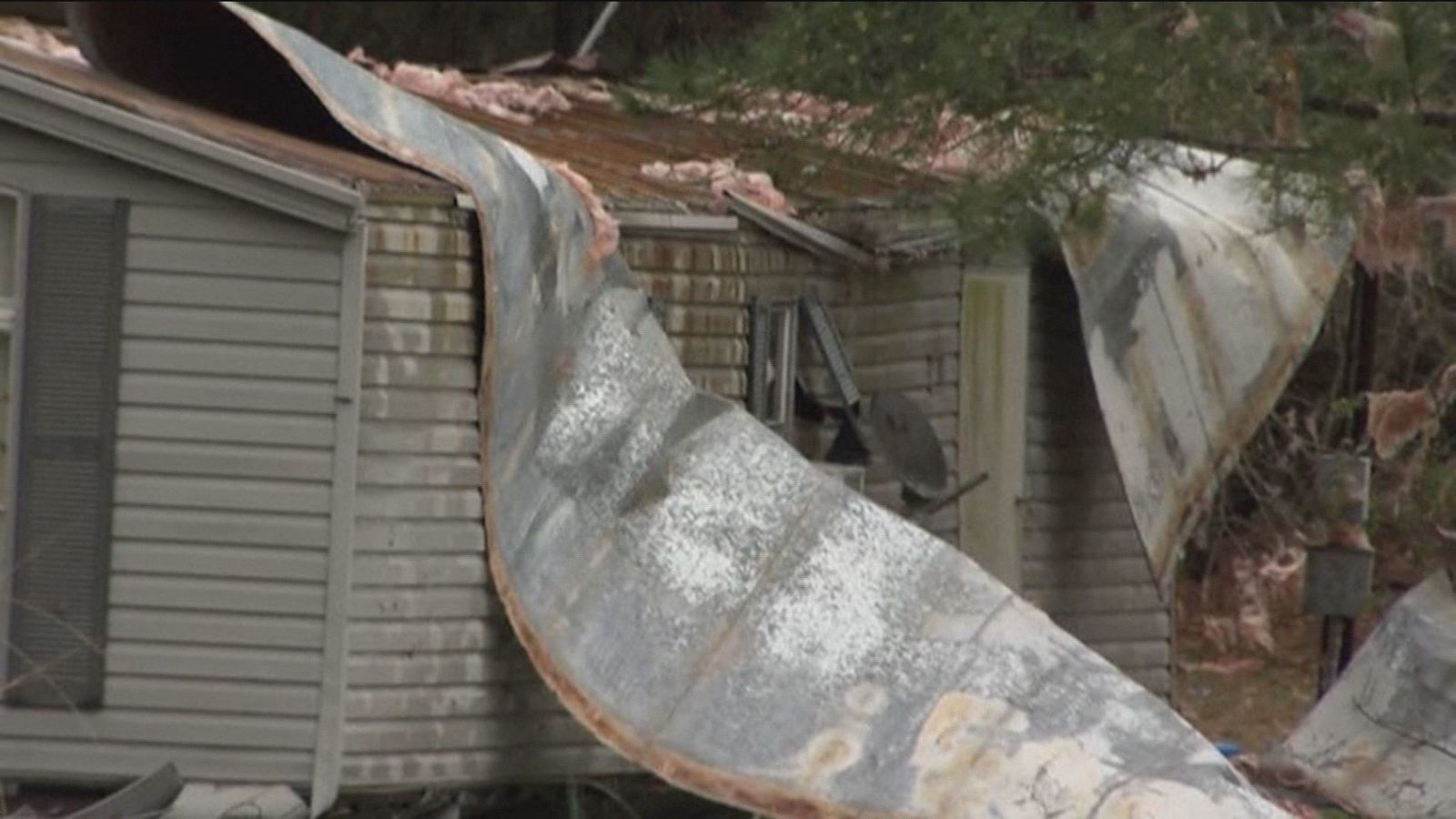 Desolación en Alabama tras el paso de un tornado que ha dejado 23 muertos
