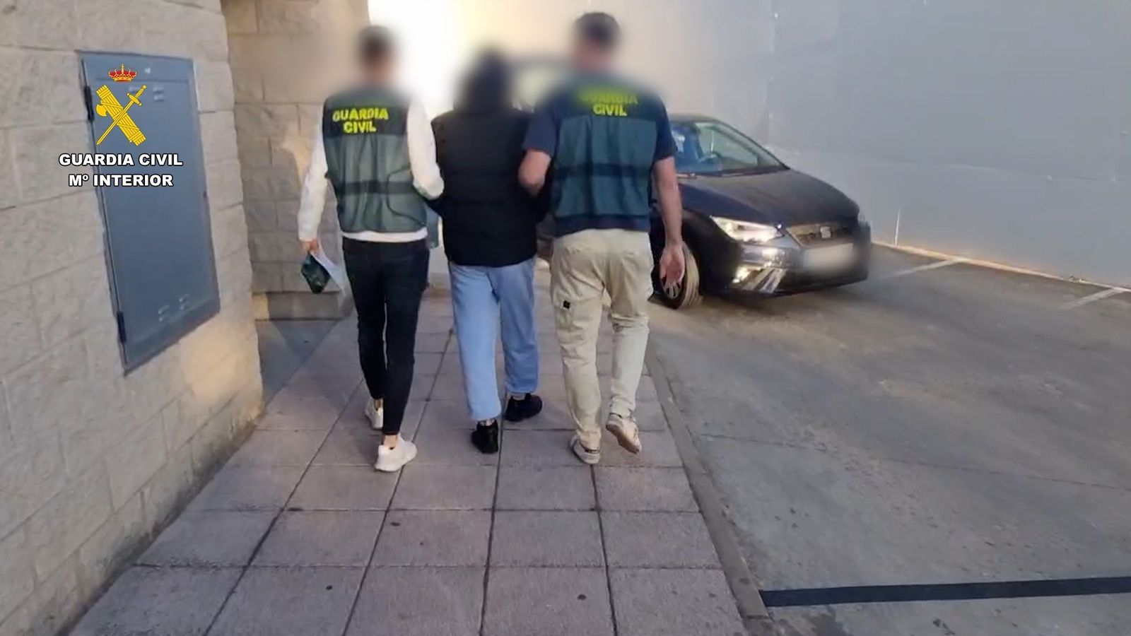 La Guardia Civil detiene a tres personas por cometer al menos 38 robos en viviendas por toda la mitad norte peninsular.