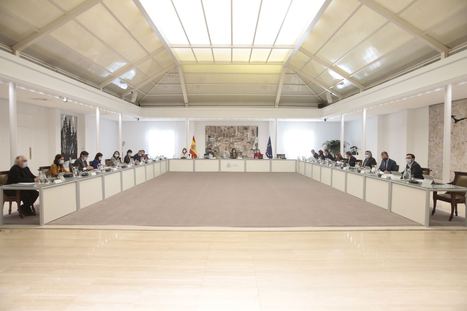 El Gobierno aplaza al viernes la aprobación del plan de 11.000 millones en ayudas