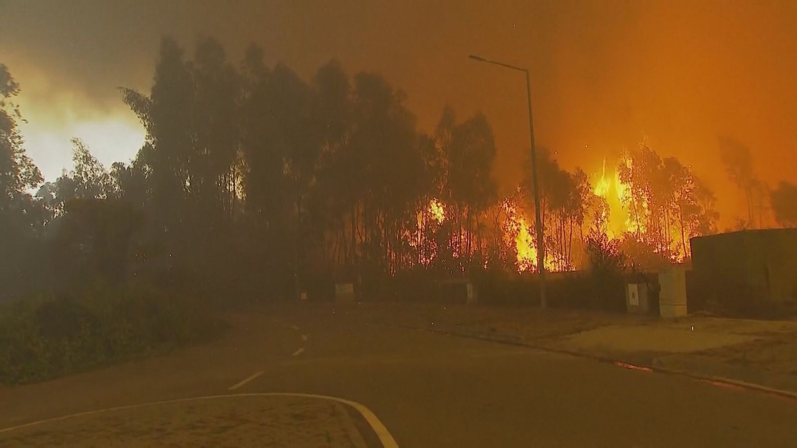 España envía aviones anfibios para combatir incendios en Portugal