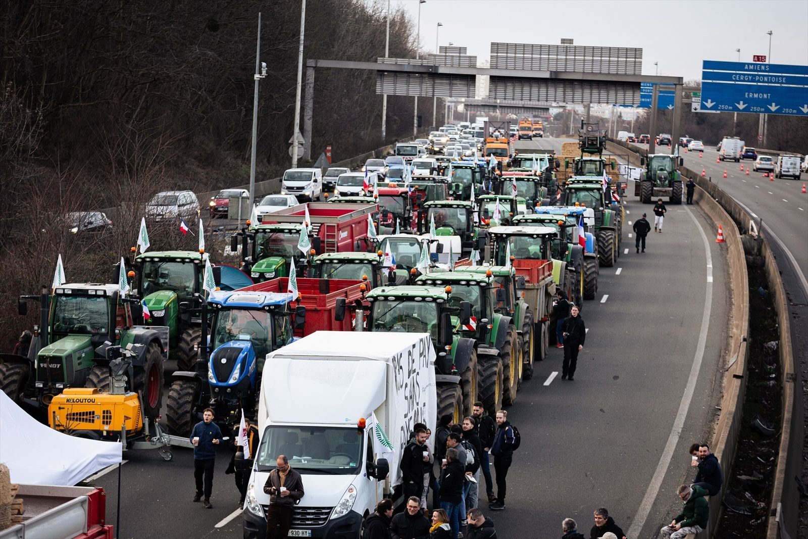 Los agricultores franceses bloquean París