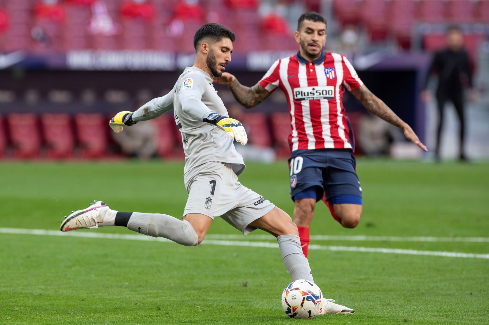 Correa ante el Granada