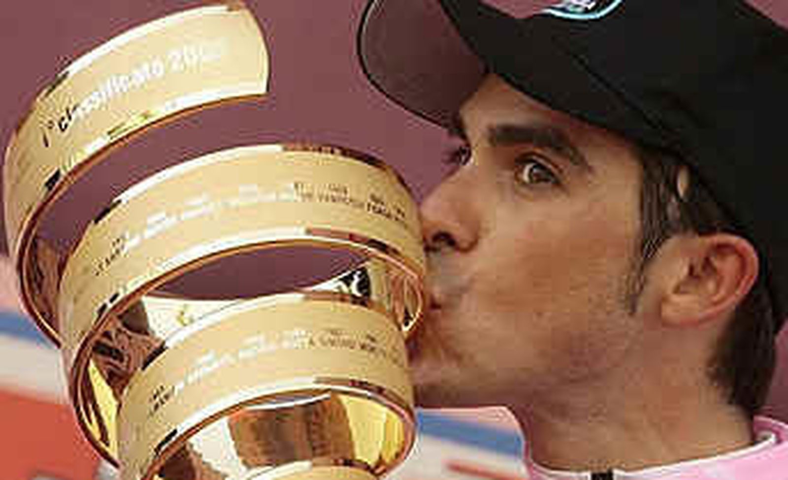 Contador busca su segunda "maglia rosa"