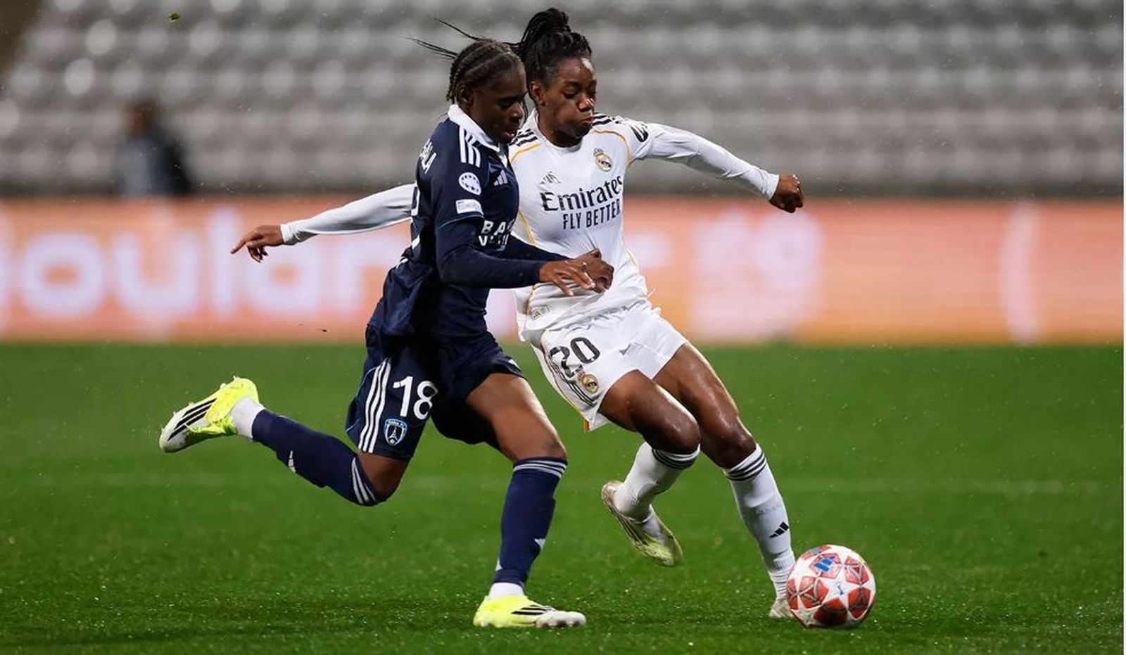 Linda Caicedo ante el París FC