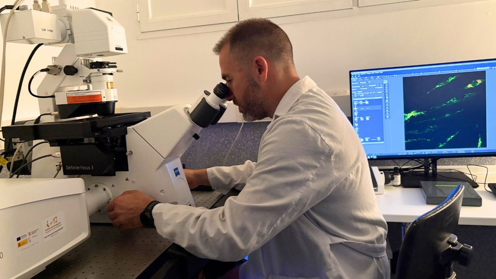 Microscopio capaz de observar células vivas del Hospital 12 de octubre