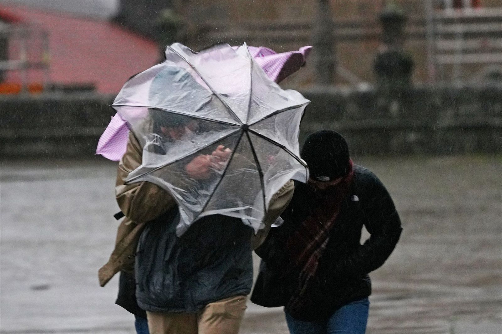 Lluvias generalizadas y viento muy fuerte en la sierra este martes en Madrid
