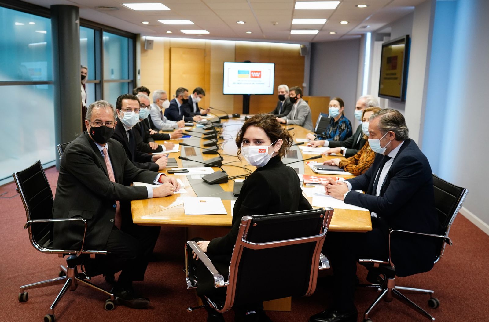 Ayuso preside el comité de crisis en Madrid ante la llegada de refugiados ucranianos