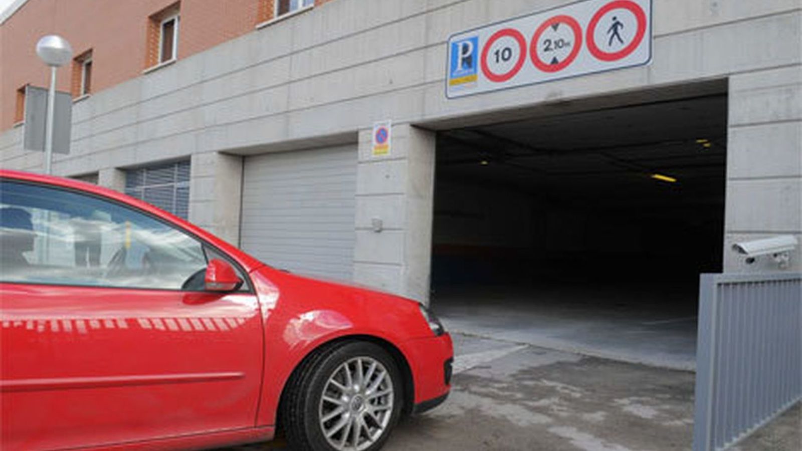 Campaña municipal de inspección en los aparcamientos de residentes de Madrid