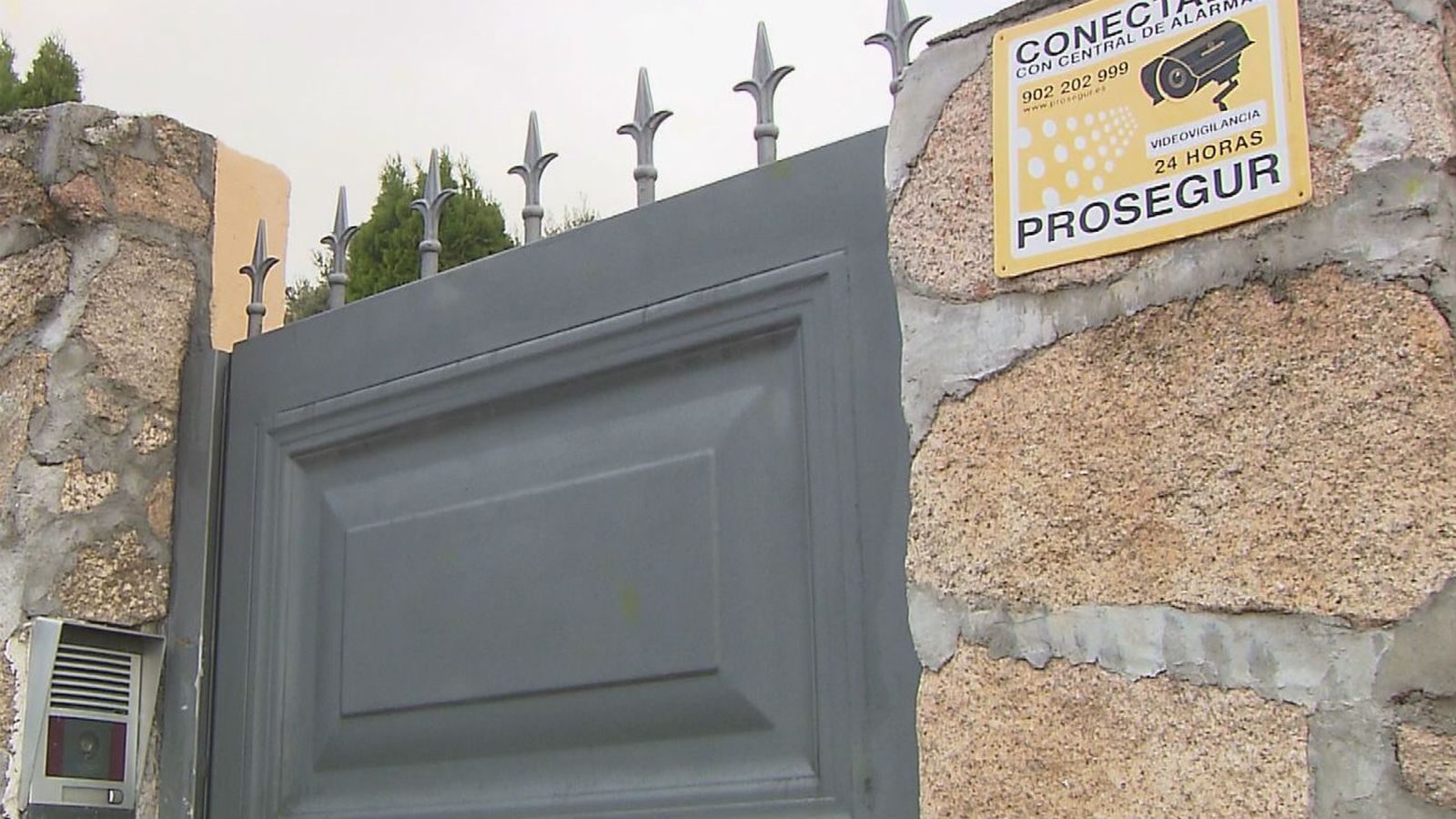 Amordazan a una familia durante el violento atraco a un chalet en El Escorial