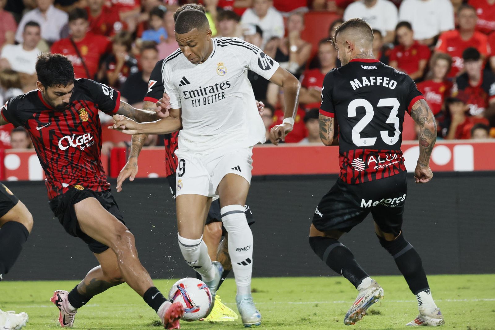 Mbappé, entre tres rivales del Mallorca