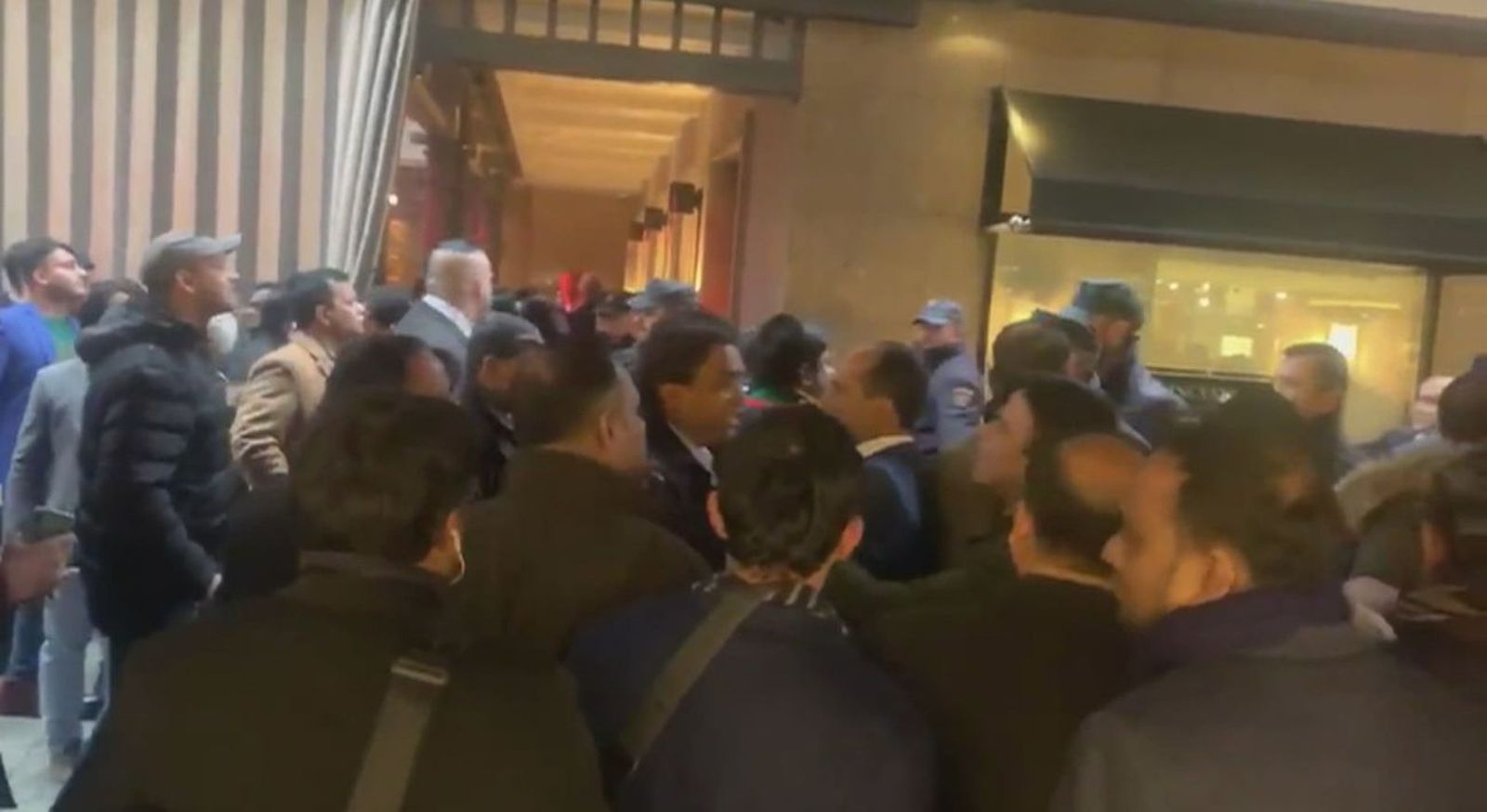 Bronca en Madrid entre partidarios y opositores a la primera ministra de Bangladesh