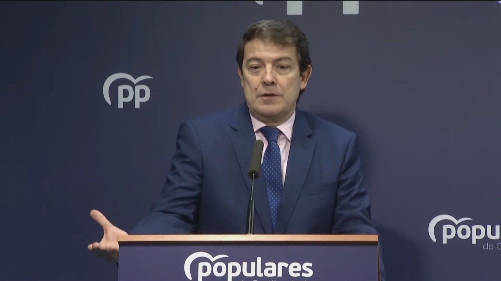 Mañueco asegura que su Gobierno actuará "con normalidad" y pide juzgarles por lo que hagan