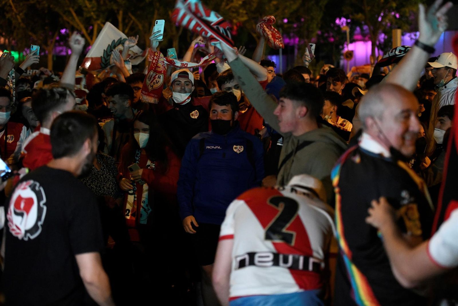 Vallecas celebra el ascenso del Rayo a Primera