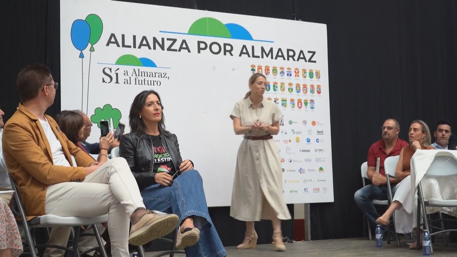 La presidenta de Extremadura firma un manifiesto contra el "injusto" cierre de Almaraz