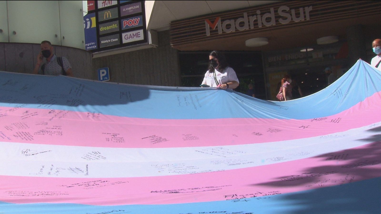 Aprobada la Ley Trans con reticencias entre los colectivos y advertencias de riesgo para los menores