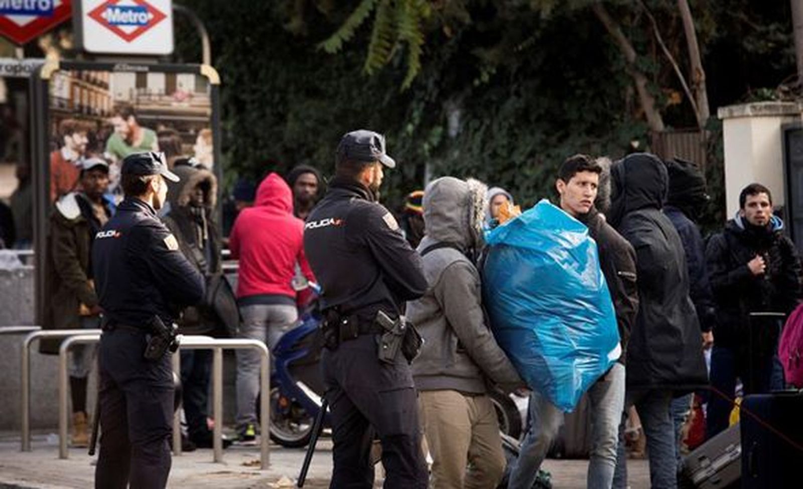 Más de ochenta detenidos y 300 identificados en el desalojo del Johnny