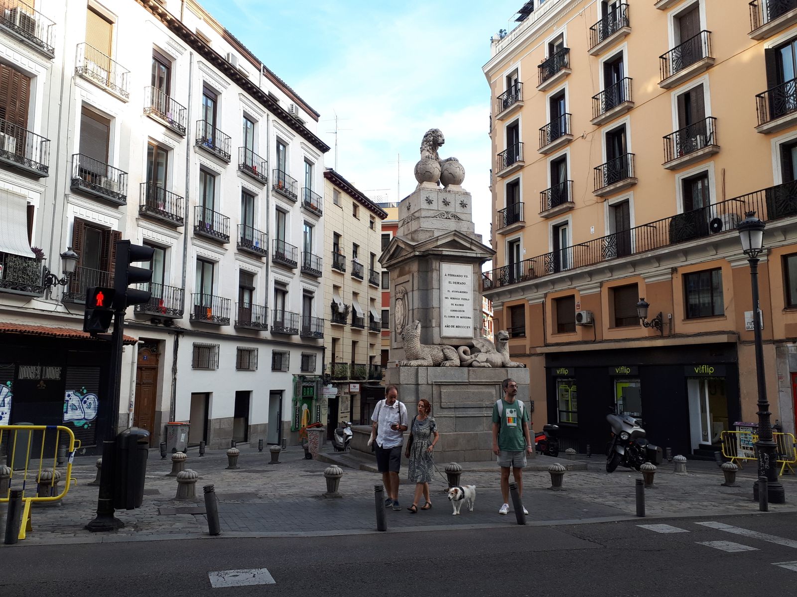 La Fuentecilla, entre la plaza y la calle de Arganzuela