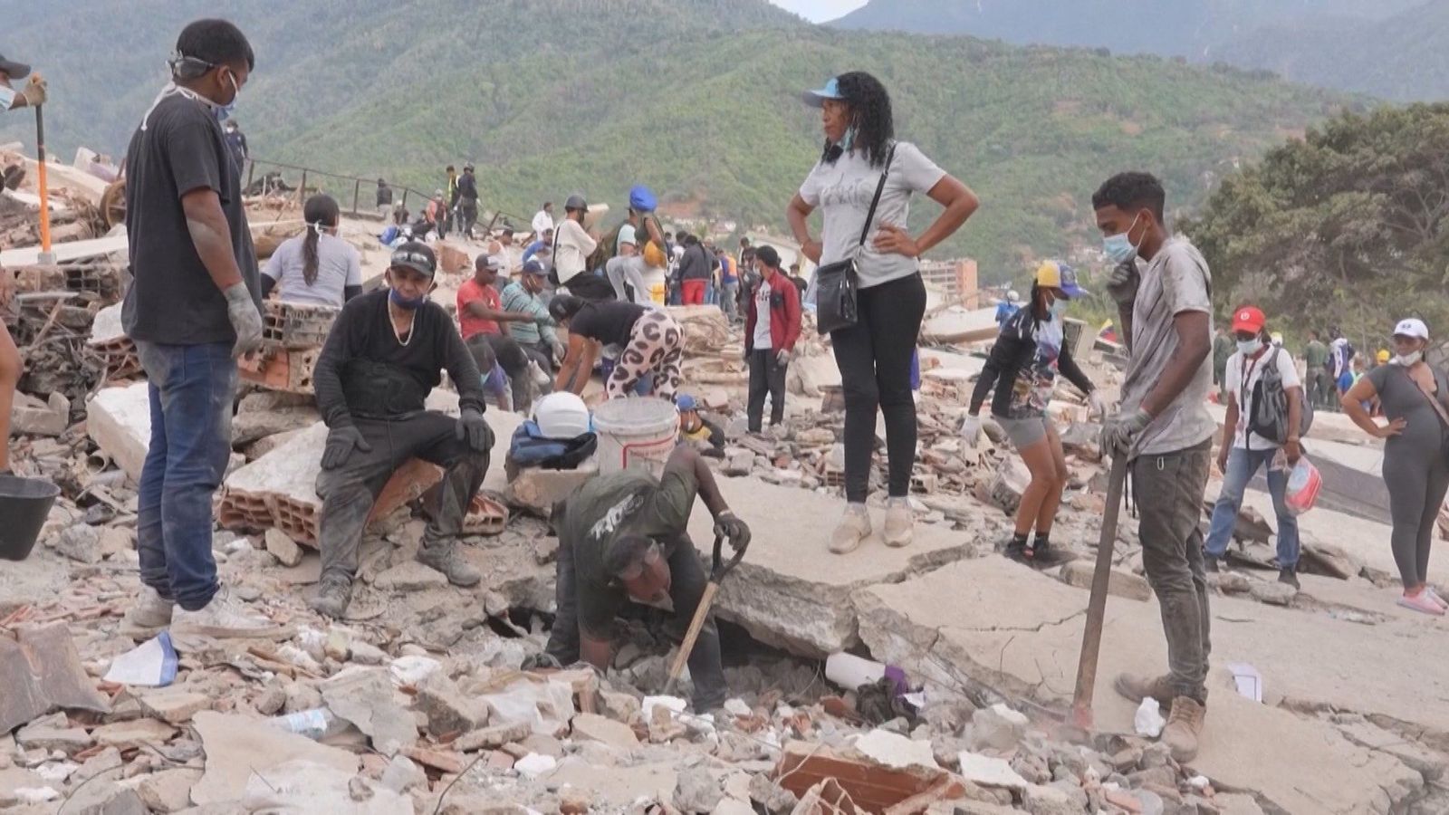 Suben a 1.719 los muertos y a 5.034 los heridos por el doble terremoto en Venezuela