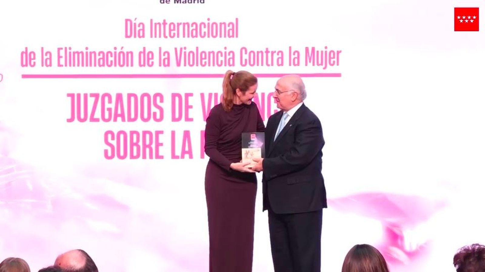 Dávila pide "unidad" contra violencia de género: "No es una cuestión de partido"