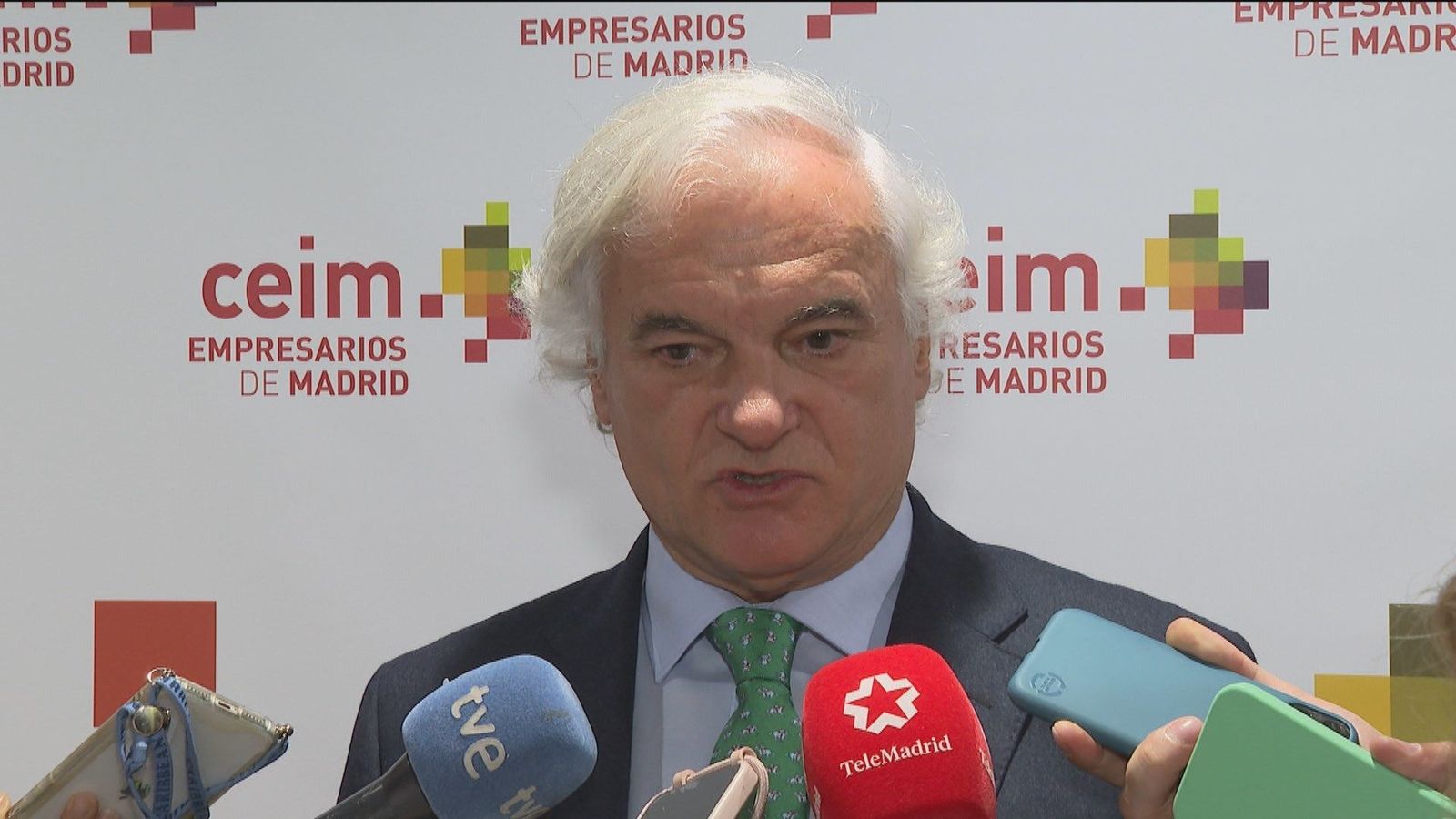 CEIM apuesta por la subida salarial plurianual y los sindicatos piden cláusulas de revisión