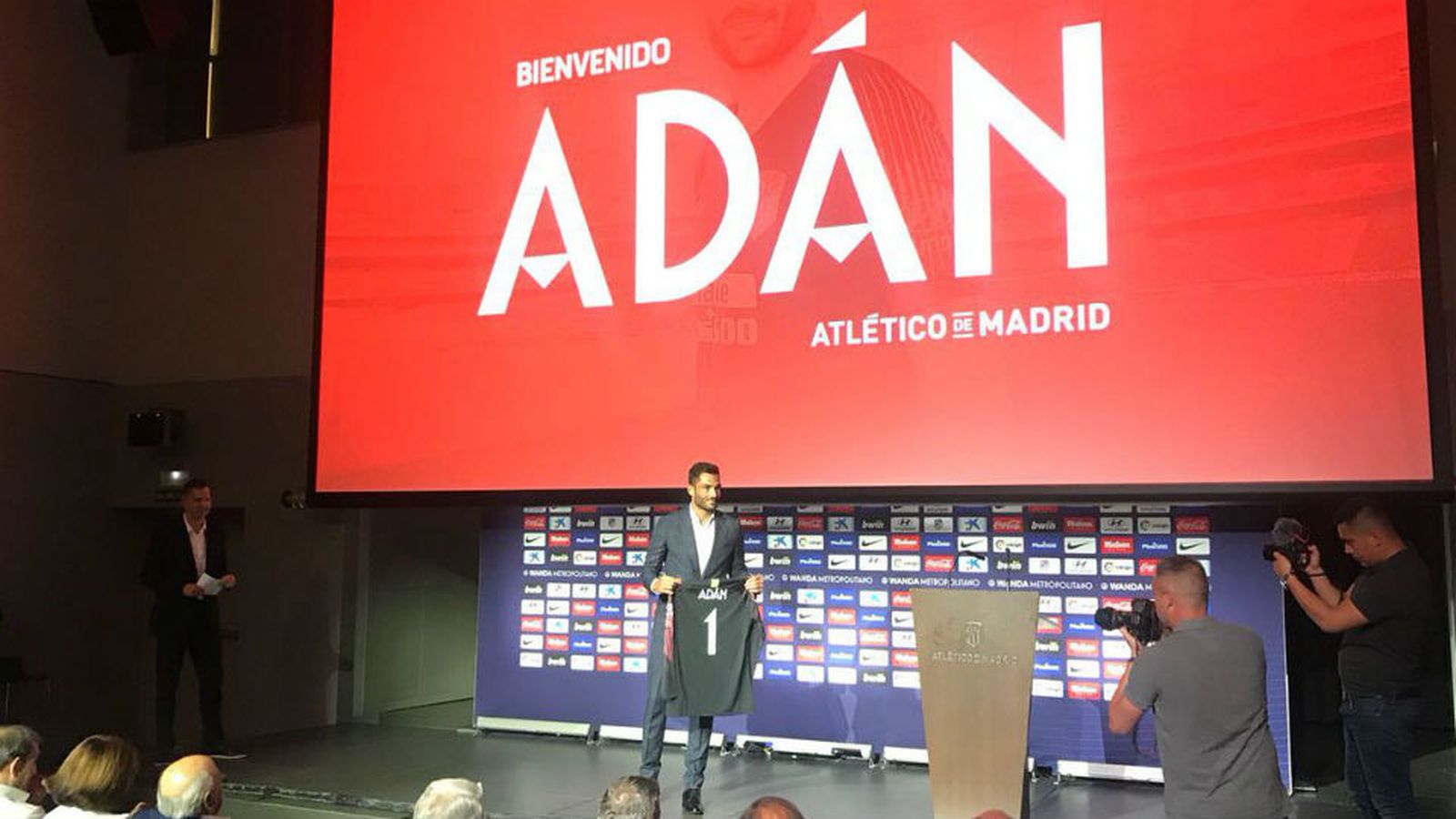 adan2307_1.jpg