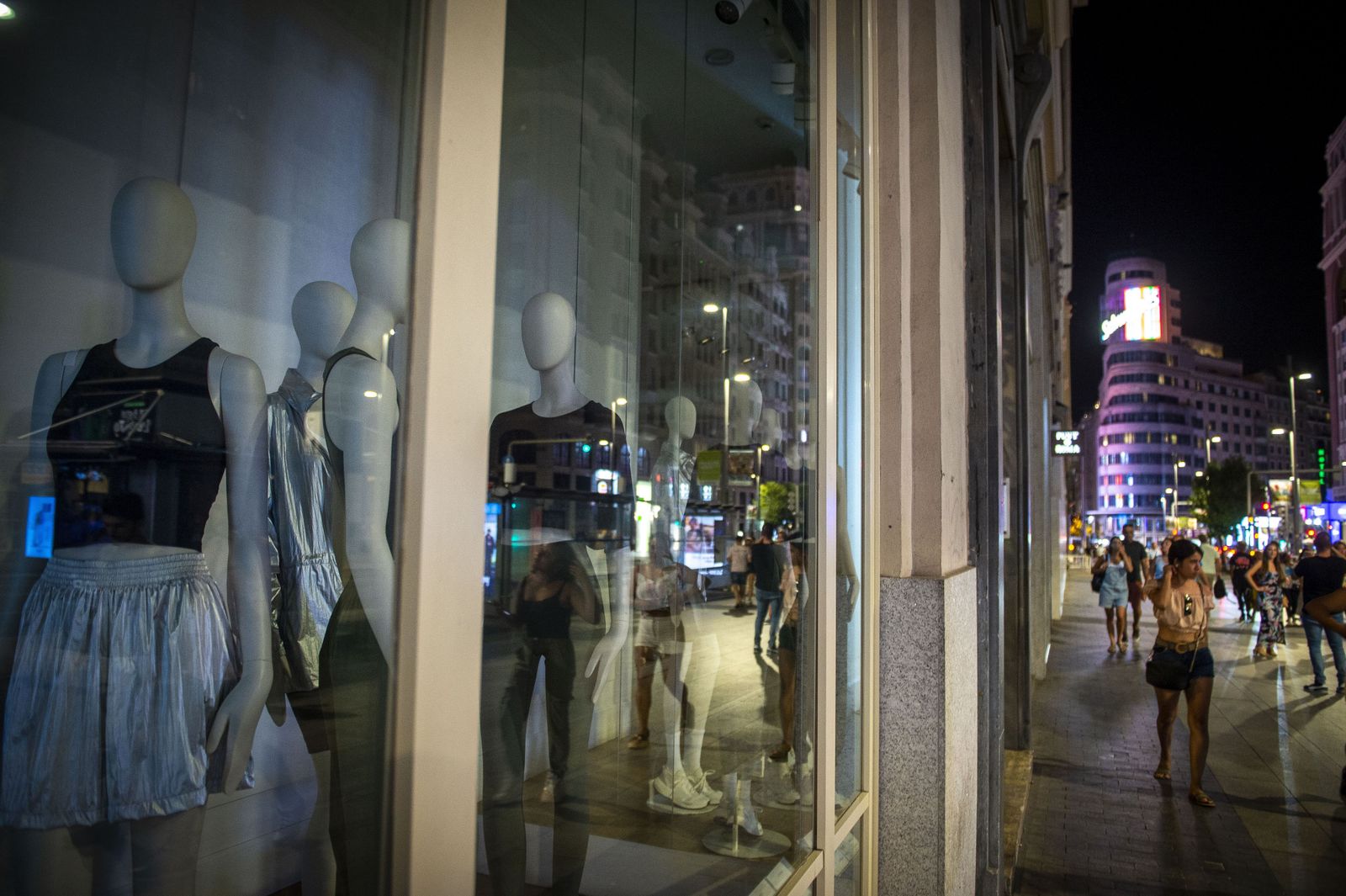 Las claves que los comercios deben saber en la instalación de las puertas automáticas