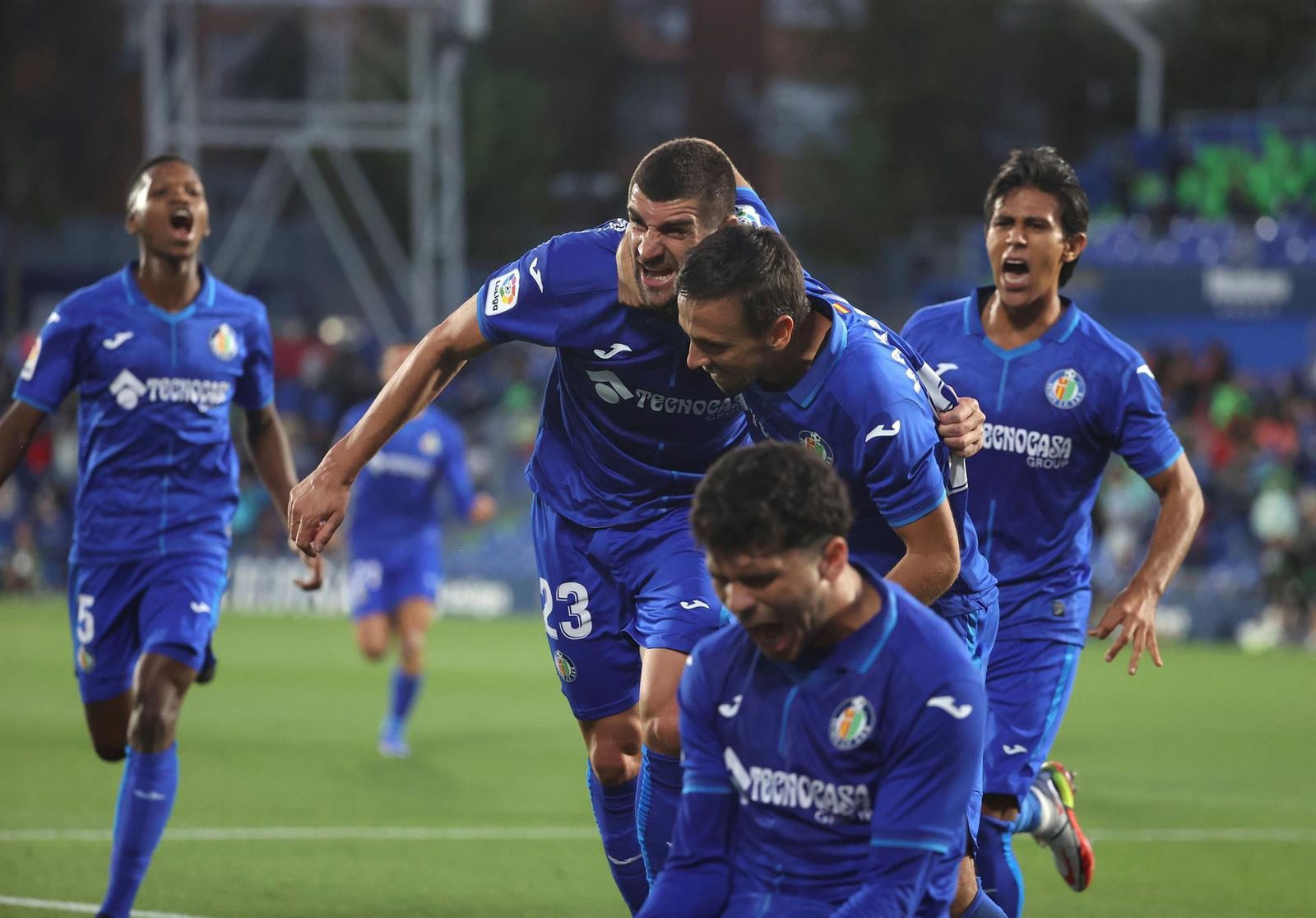 El Getafe celebra el gol de Stefan Mitrovic
