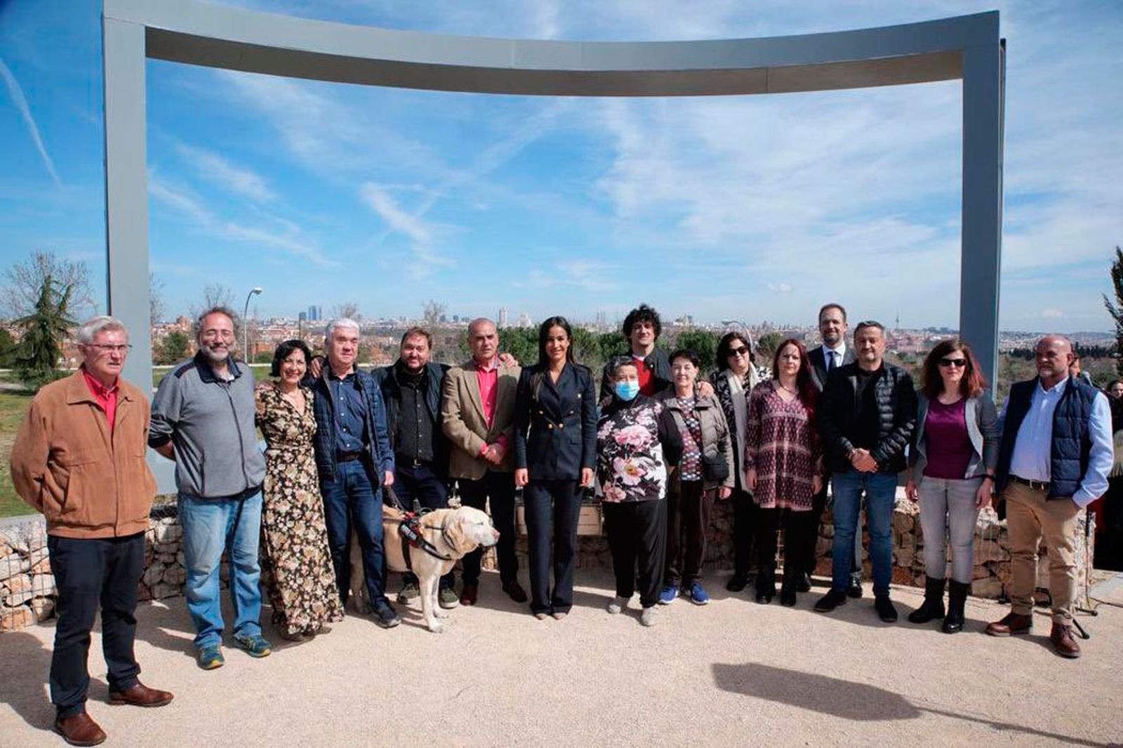 Villacís inaugura en Los Cármenes un monumento a las víctimas de la droga