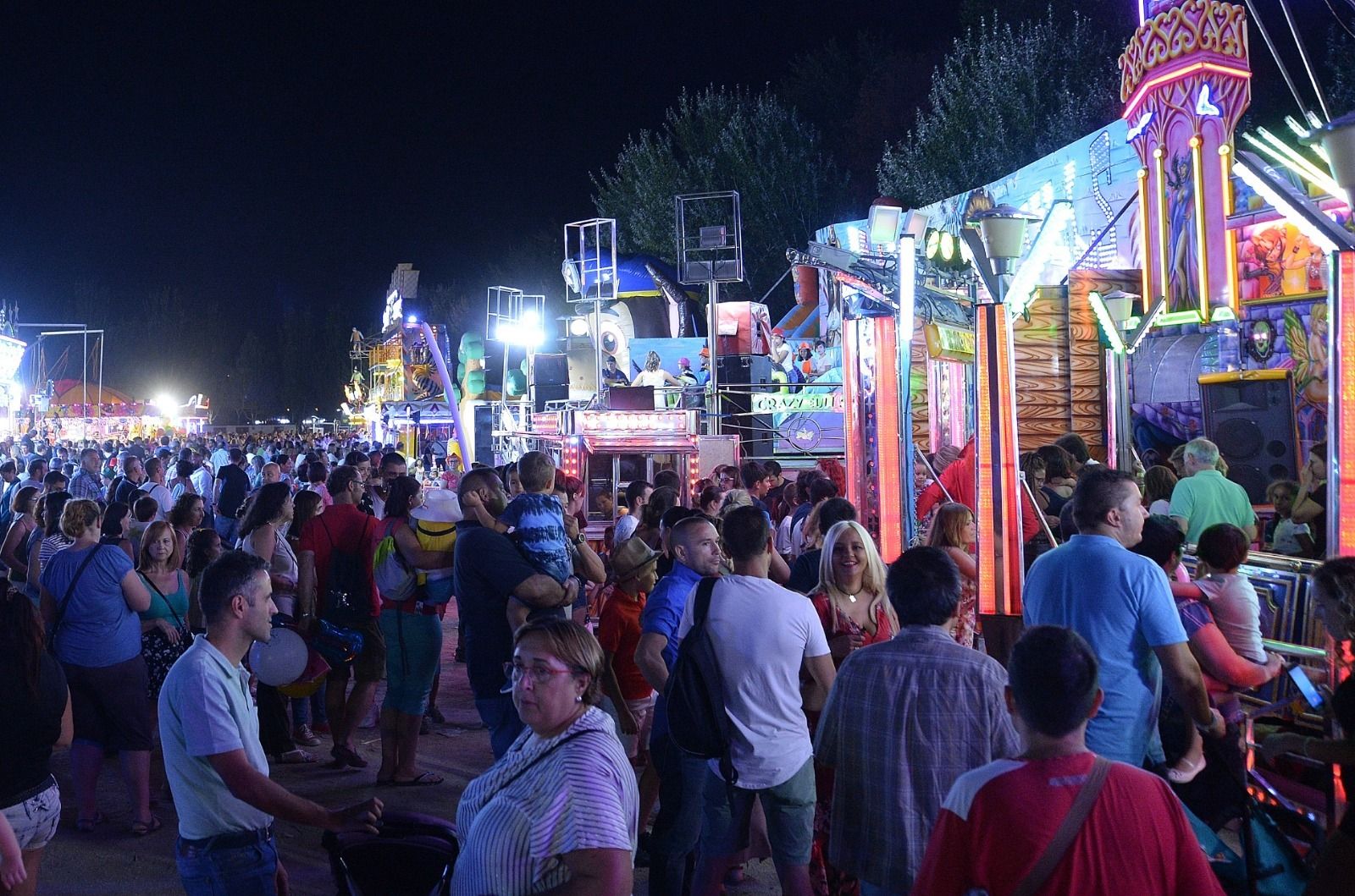 Ambiente en el recinto ferial de Alcalá de Henares