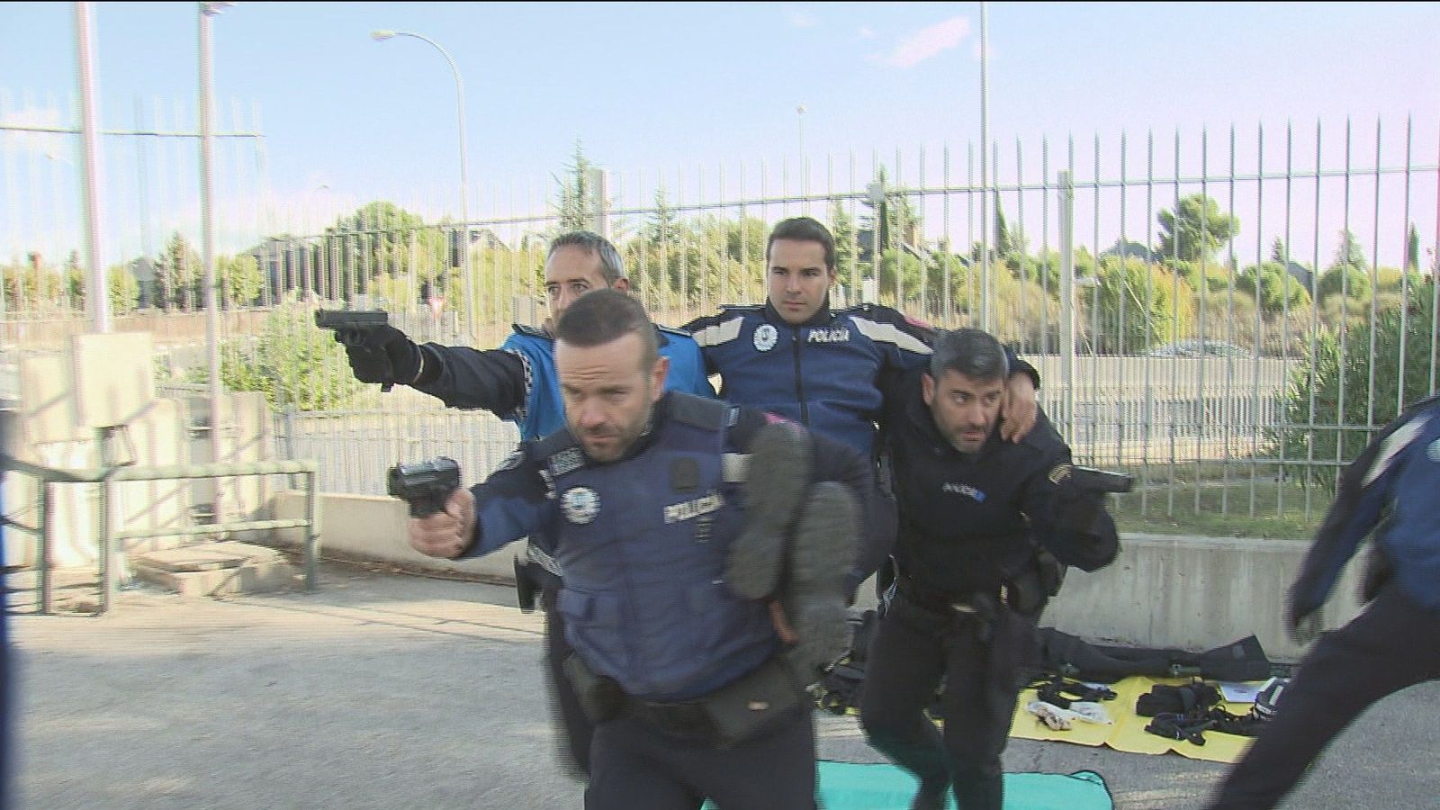 Policías locales se forman en autoprotección ante ataques terroristas