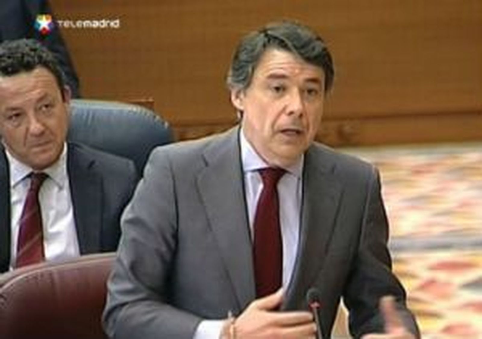 González a Gómez: "Usted es la nada y la ruina"