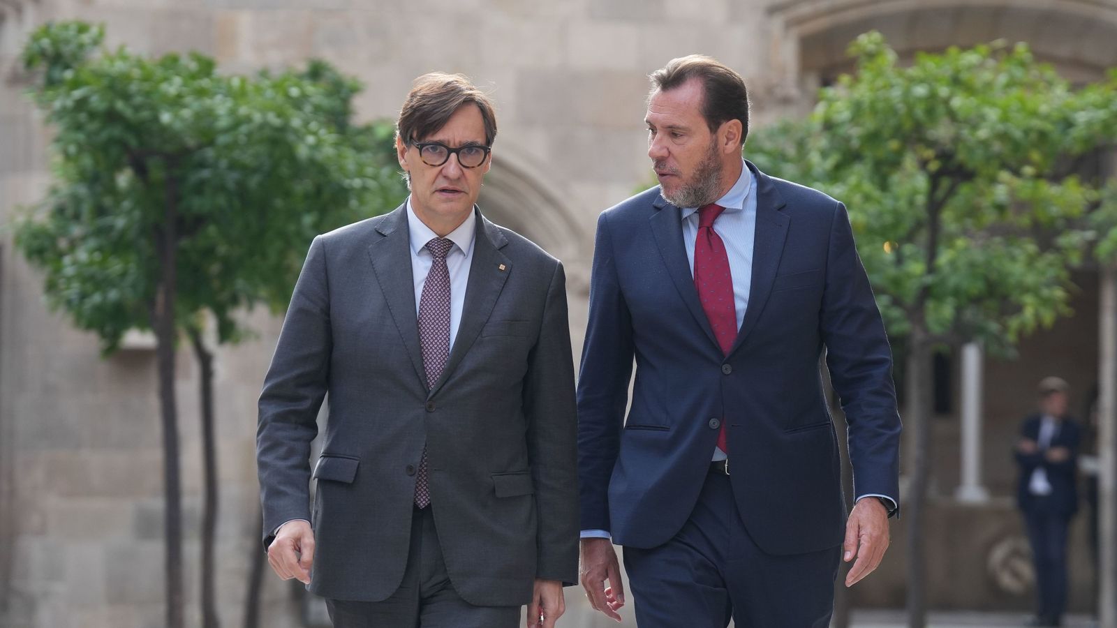 Óscar Puente, en Barcelona: "Seguiremos mejorando el servicio pero pasaremos momentos difíciles"