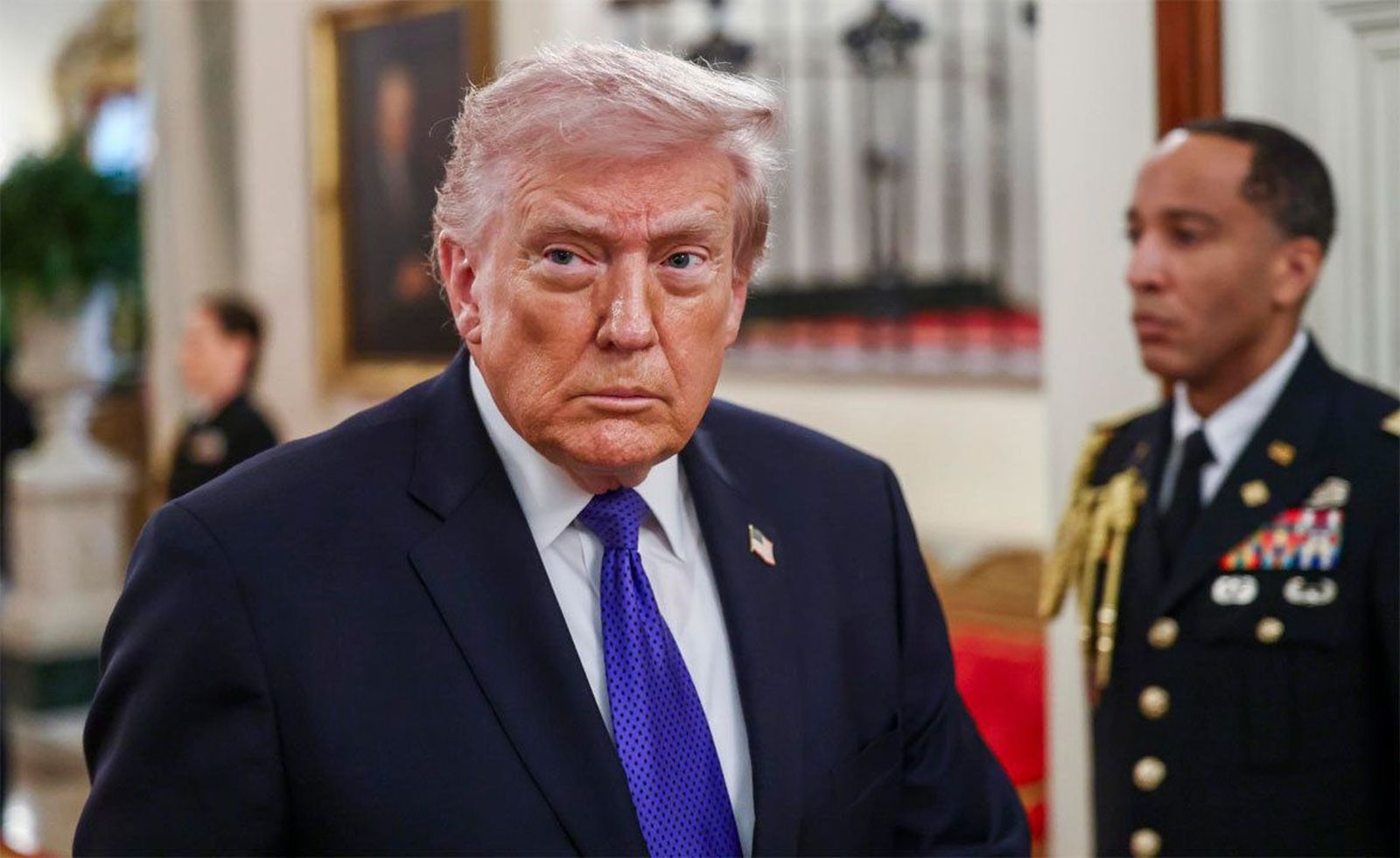 Trump dice que la "gran oleada" de ataques contra Irán no ha ocurrido aun pero será "pronto"